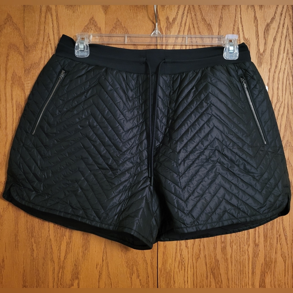 NWT Athleta Black Quilted Apres Ski Short Size 12